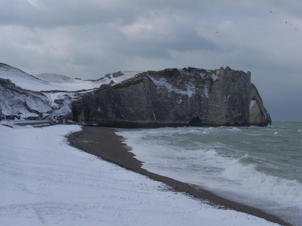 La Belle Vue Le Diamant Des Yeux Mer Et Golf Front Mer Étretat Exterior foto